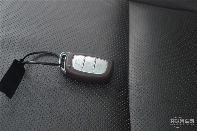 2015款 2.0L 自動四驅領先型GLX