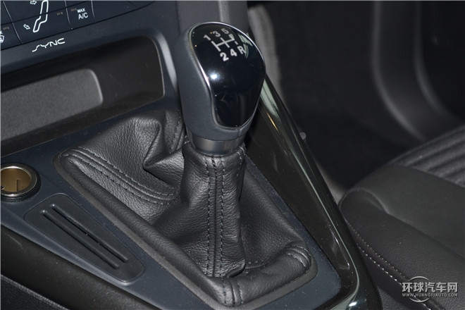 2015款 三廂 1.0L GTDi 手動超能風(fēng)尚型