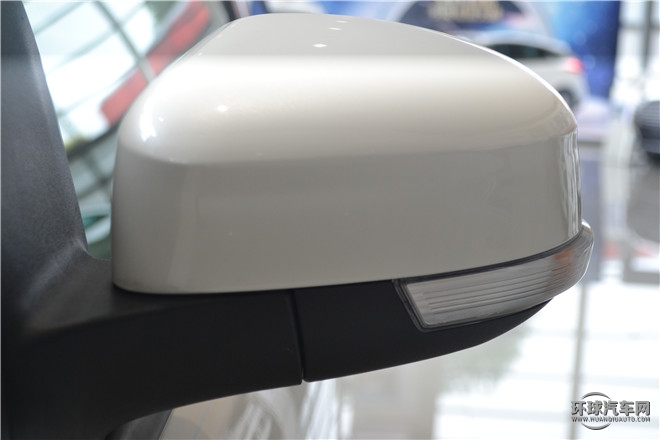 2015款 兩廂 1.6L 手動(dòng)風(fēng)尚型