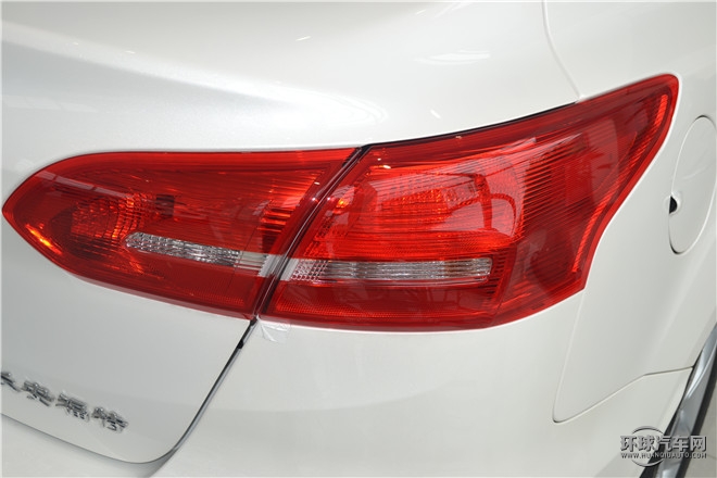 2015款 兩廂 1.6L 手動風尚型