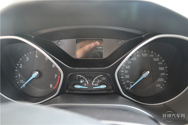 2015款 兩廂 1.6L 手動風(fēng)尚型