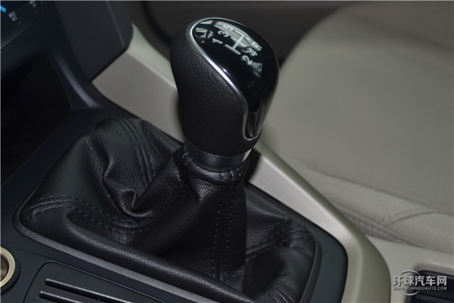 2015款 兩廂 1.6L 手動(dòng)風(fēng)尚型