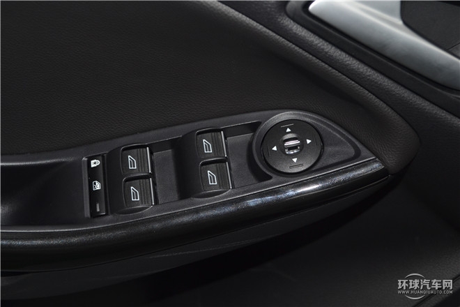 2015款 兩廂 1.6L 手動(dòng)風(fēng)尚型