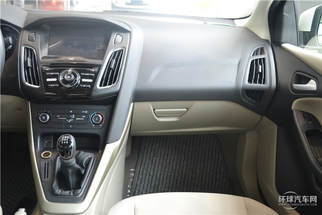 2015款 兩廂 1.6L 手動舒適型