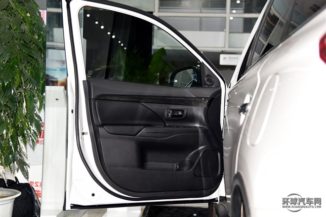 2016款 2.4L 四驅精英版 5座