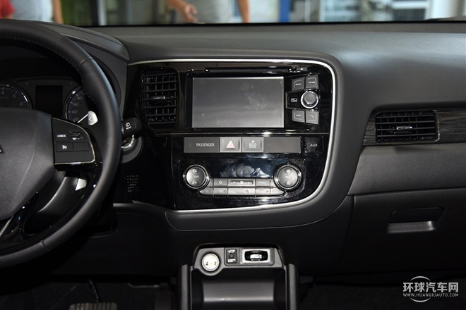 2016款 2.4L 四驅精英版 5座