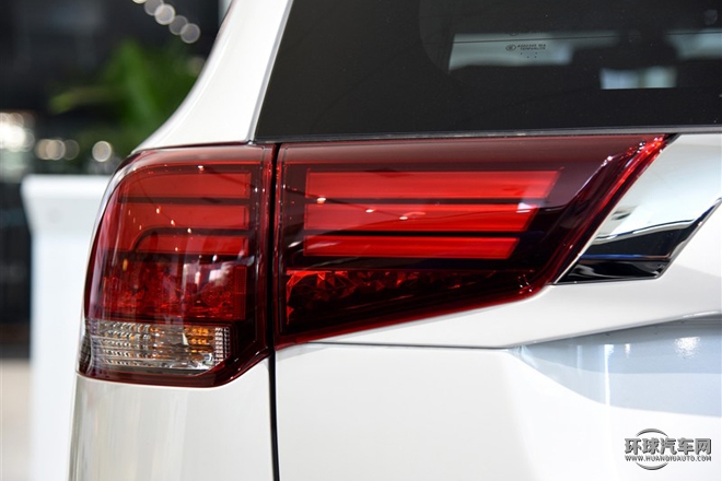 2016款 2.4L 四驅精英版 5座