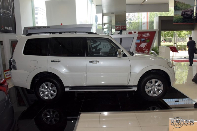 2016款 3.0L 自動(dòng)豪華版 國(guó)V