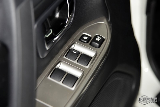 2016款 3.0L 自動尊貴版 國V