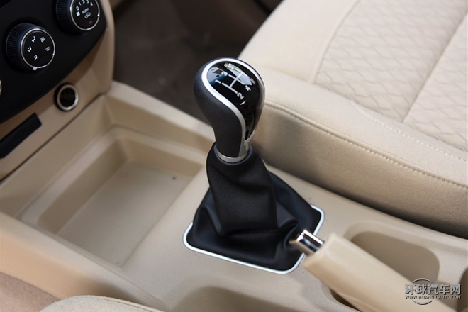 2015款 1.5L S1 標(biāo)準(zhǔn)型