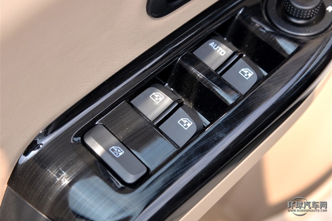 2015款 1.5L S1 豪華型