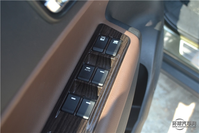 2014款 1.8T 自動兩驅超享版