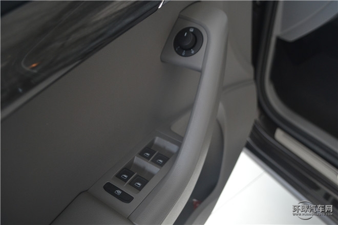 2016款 1.6L 自動前行版