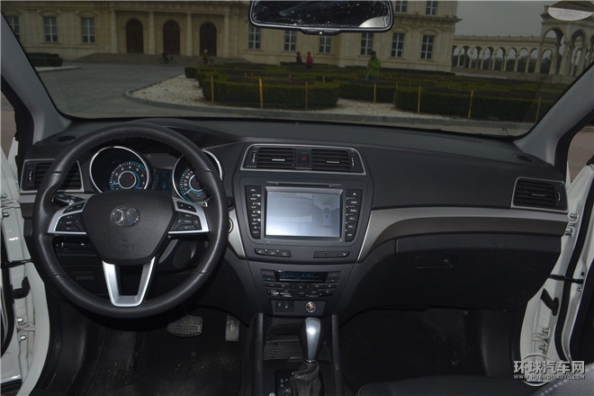 2.0T 自動(dòng)豪華型