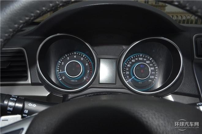 2.0T 自動豪華型