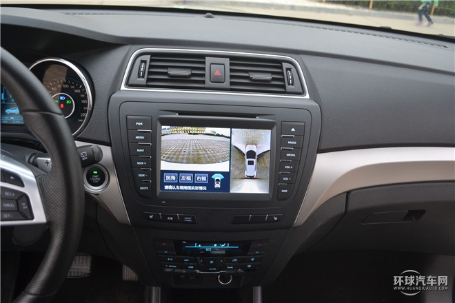 2.0T 自動豪華型