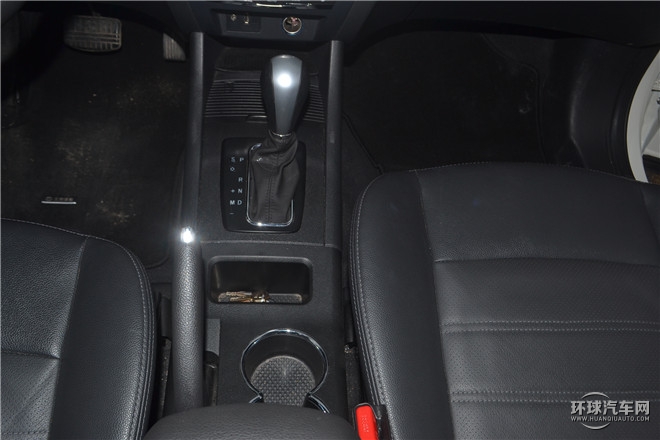 2.0T 自動豪華型