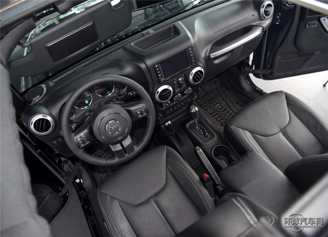 2015款 3.0L 四門版 Sahara