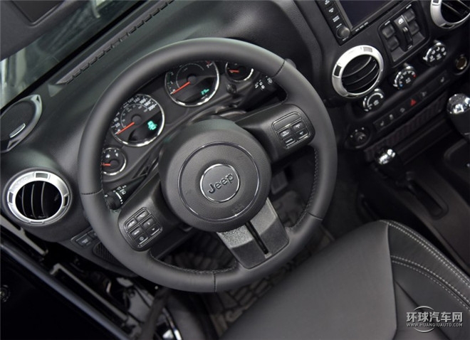 2015款 3.0L 四門版 Sahara