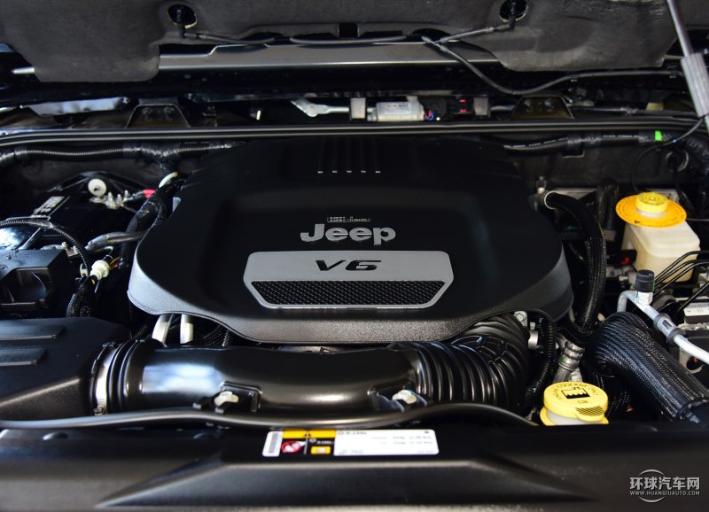 2015款 3.0L 四門舒享版 Sahara