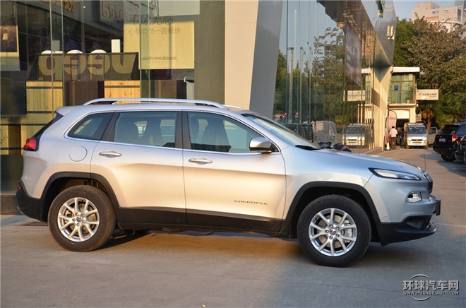 2016款 2.4L 專業(yè)版+智能包