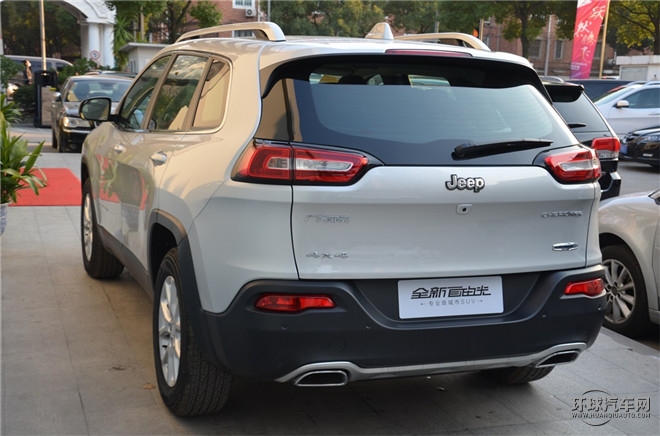 2016款 2.4L 專業(yè)版+智能包