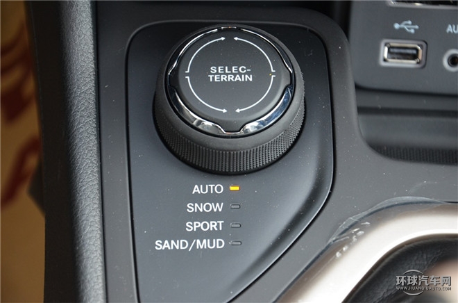 2016款 2.4L 專業(yè)版+智能包