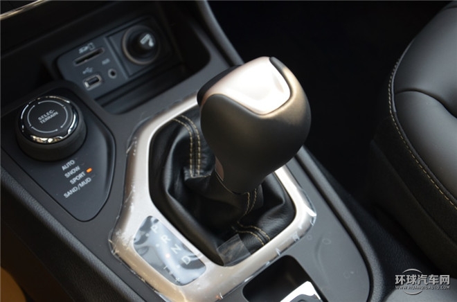 2016款 2.4L 專業版+智能包