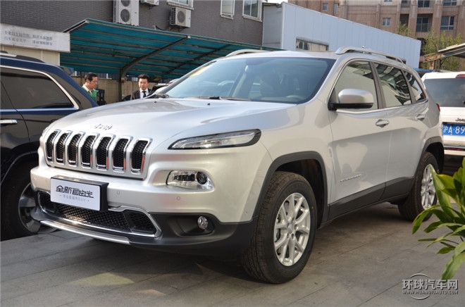 2016款 2.4L 專業版+智能包