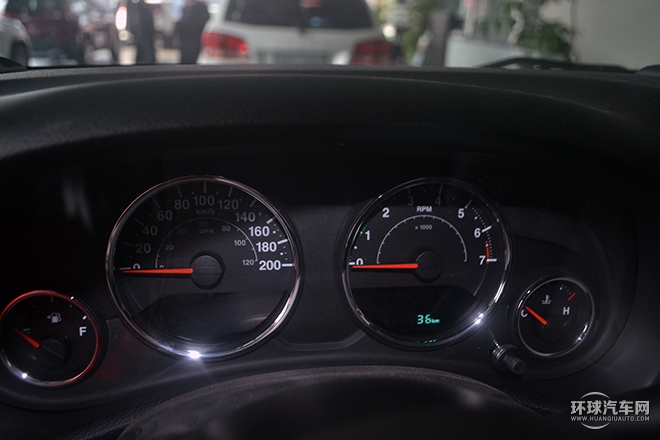 2015款 3.6L 四門舒享版 Rubicon