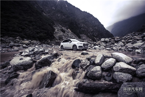 全新奧迪Q7“偉大，不止”成都至臥龍試駕