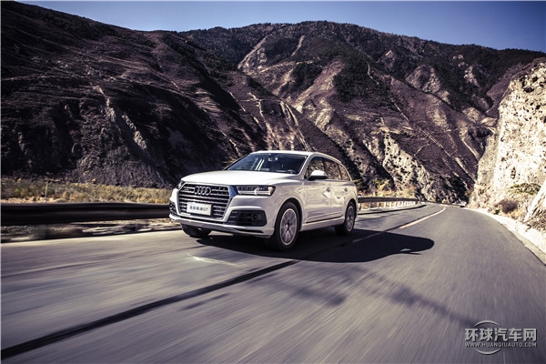 全新奧迪Q7“偉大，不止”臥龍至丹巴試駕