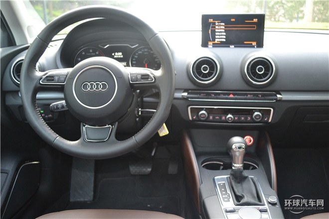 2015款 Limousine 40 TFSI 自動舒適型