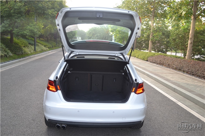 2015款 Limousine 40 TFSI 自動舒適型