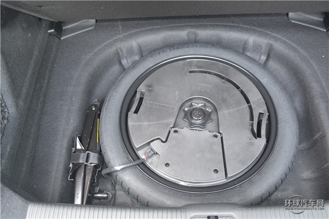 2015款 Limousine 40 TFSI 自動舒適型