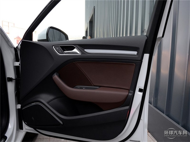 2015款 Limousine 40 TFSI 自動舒適型