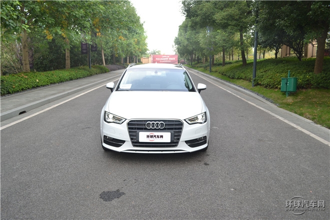 2015款 Limousine 40 TFSI 自動豪華型