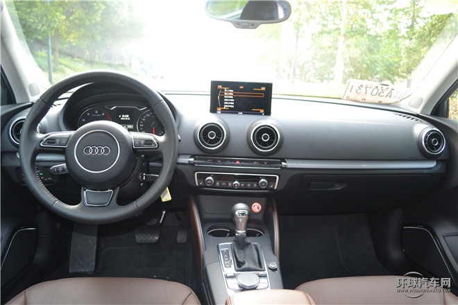 2015款 Limousine 40 TFSI 自動豪華型