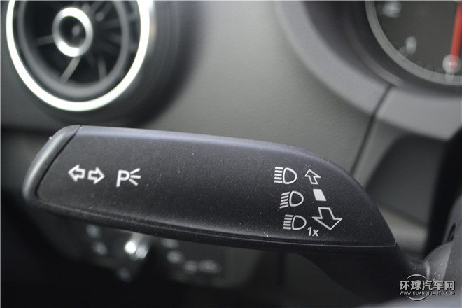 2015款 Limousine 40 TFSI 自動豪華型