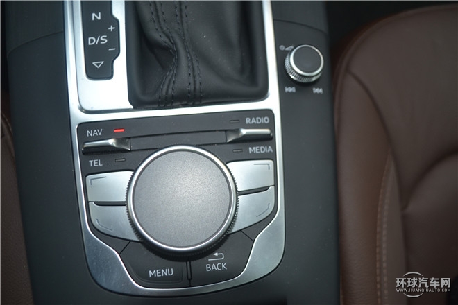 2015款 Limousine 40 TFSI 自動豪華型