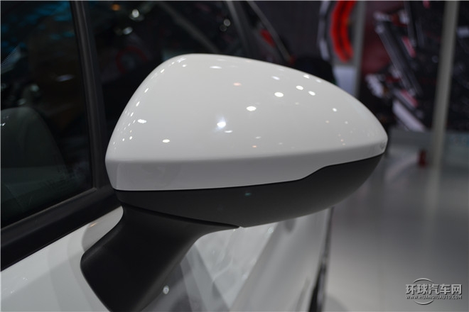 2016款 轎跑 15S 自動進取型