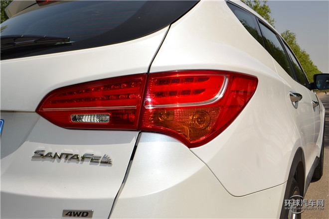 2.4L 自動四驅智能型 5座