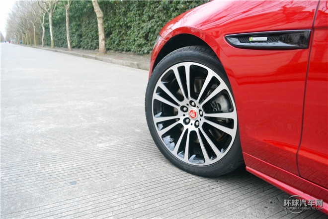 XF 3.0T 兩驅(qū)R-Sport運動版