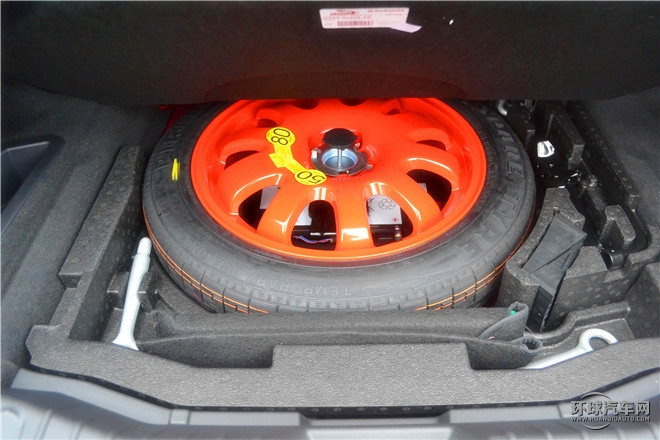 XF 3.0T 兩驅(qū)R-Sport運(yùn)動(dòng)版