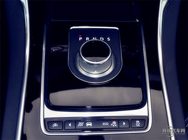 XF 3.0T 兩驅(qū)R-Sport運(yùn)動版