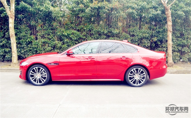 XF 3.0T 兩驅(qū)R-Sport運動版