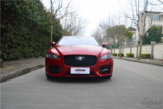 XF 3.0T 兩驅(qū)R-Sport運(yùn)動版