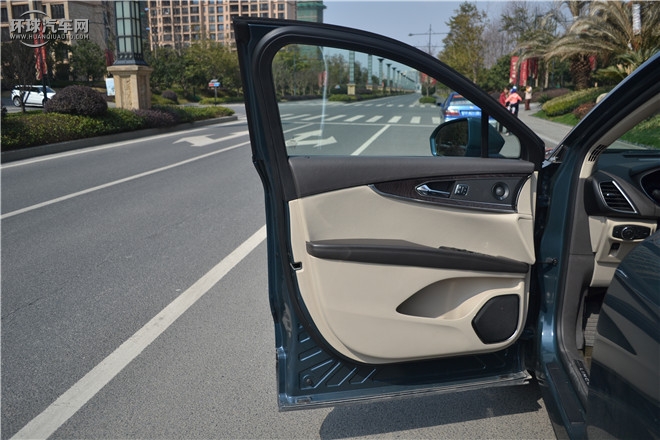 2015款 2.7T 四驅尊耀版