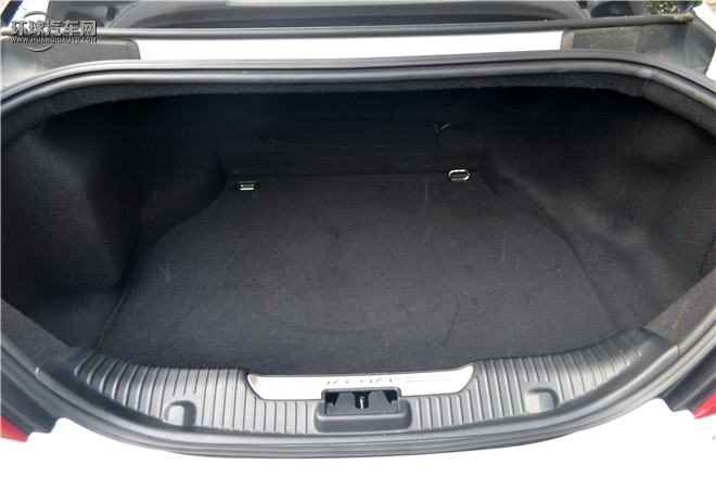 2016款 XJL 3.0 SC 四驅(qū)旗艦商務(wù)版