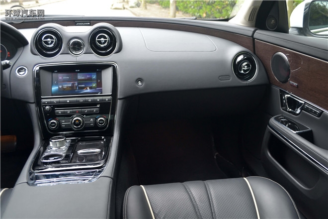 2016款 XJL 3.0 SC 四驅(qū)旗艦商務(wù)版